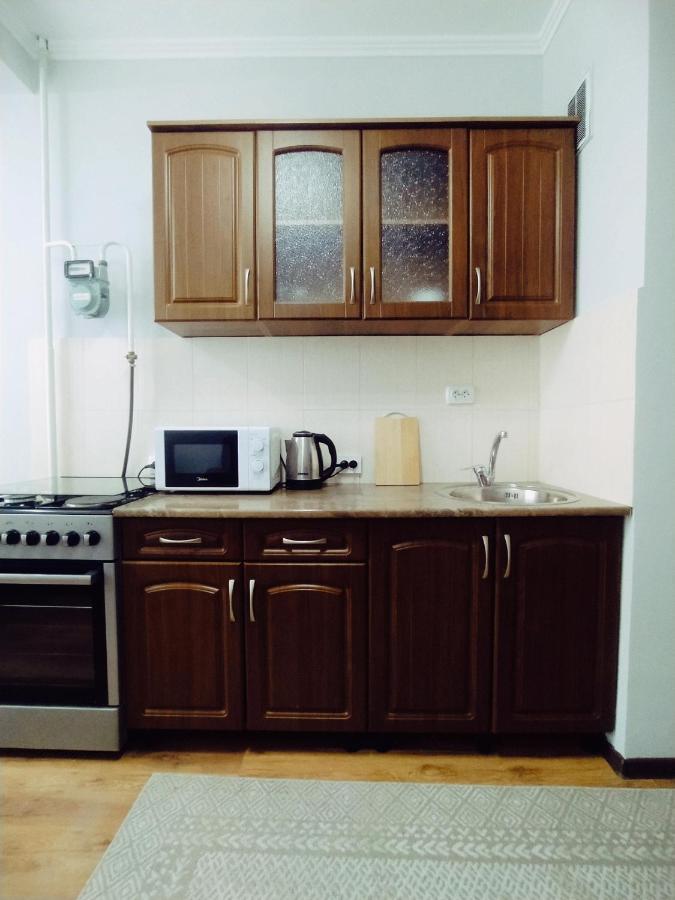 Aura On Turusbekova Street 124 Apartman Biskek Kültér fotó